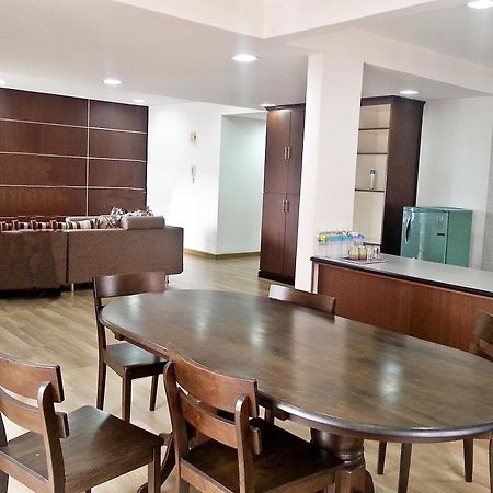 Kk Waterfront Suites At Marina Court Кота-Кинабалу Экстерьер фото